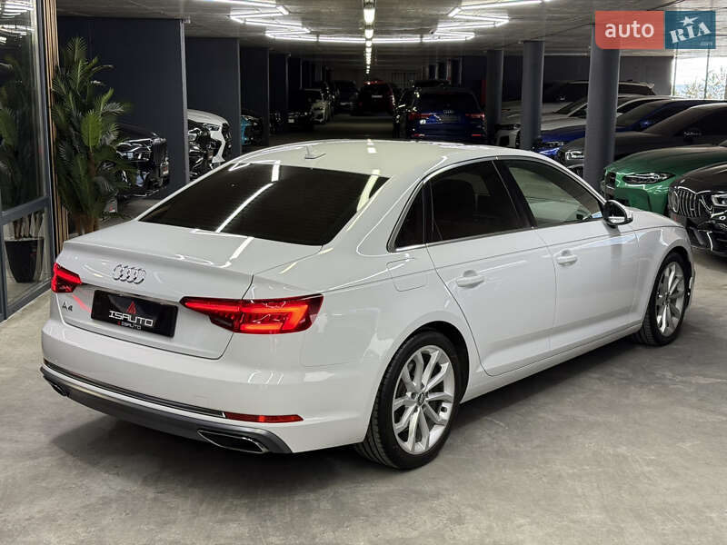 Седан Audi A4 2018 в Одессе