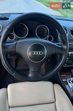 Кабриолет Audi A4 2004 в 