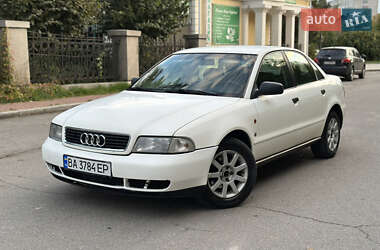 Седан Audi A4 1995 в Умани