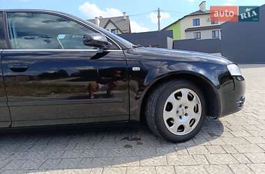 Седан Audi A4 2004 в  фото 16 Седан Audi A4 2004 в