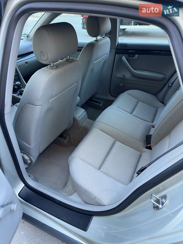 Седан Audi A4 2003 в Збаражі