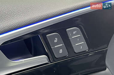Седан Audi A4 2022 в 