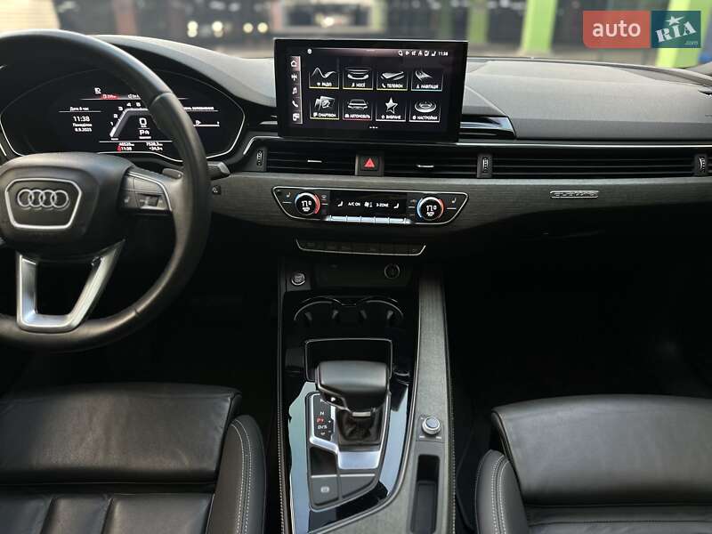 Седан Audi A4 2022 в Киеве