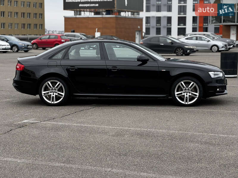 Седан Audi A4 2015 в Киеве