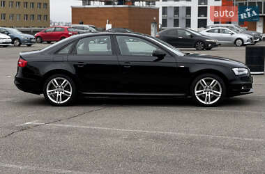 Седан Audi A4 2015 в 
