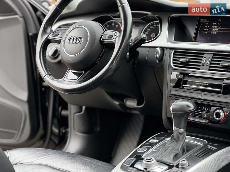 Седан Audi A4 2015 в Киеве