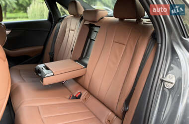 Седан Audi A4 2021 в 