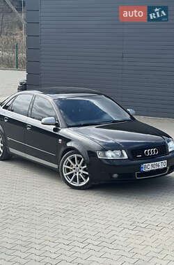 Седан Audi A4 2002 в Сходнице