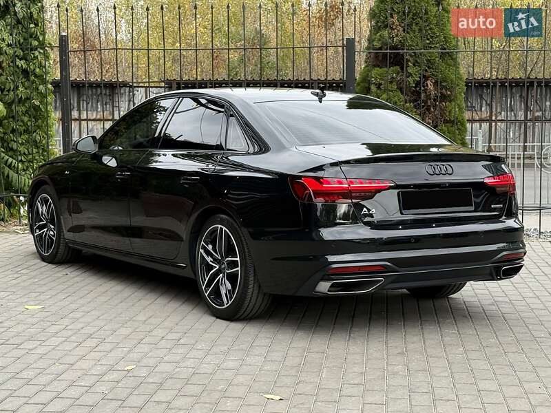Седан Audi A4 2023 в Киеве
