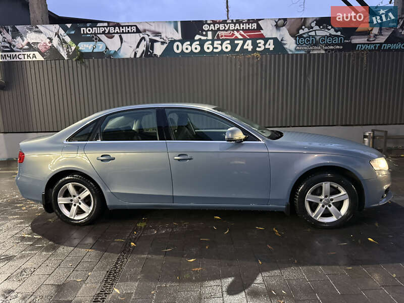 Седан Audi A4 2009 в Ивано-Франковске
