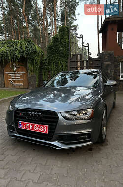 Седан Audi A4 2013 в Новояворовске