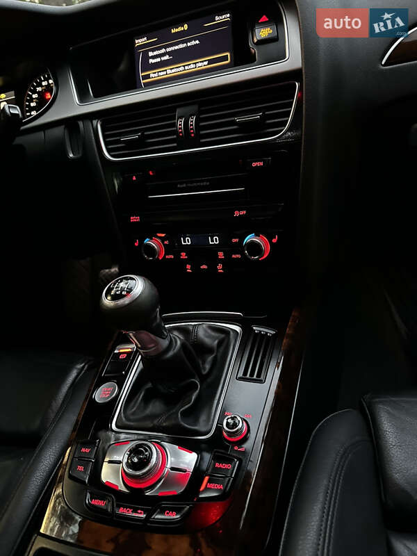 Седан Audi A4 2013 в Новояворівську