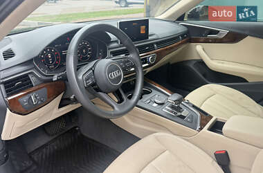 Седан Audi A4 2019 в 