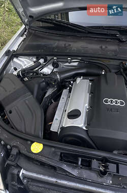 Універсал Audi A4 2002 в  фото 5 Універсал Audi A4 2002 в