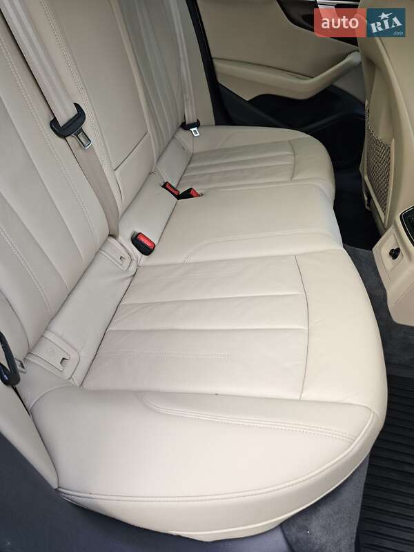 Седан Audi A4 2016 в Одессе