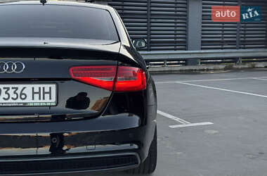 Седан Audi A4 2015 в 