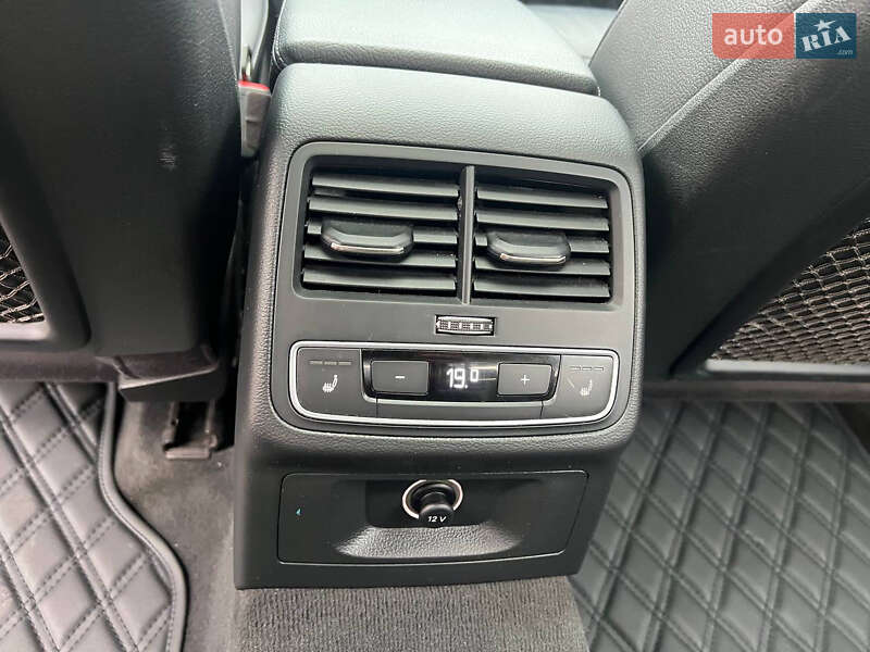 Седан Audi A4 2015 в Полтаві
