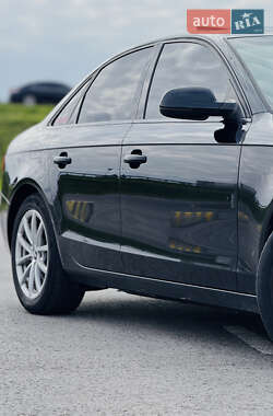 Седан Audi A4 2013 в 