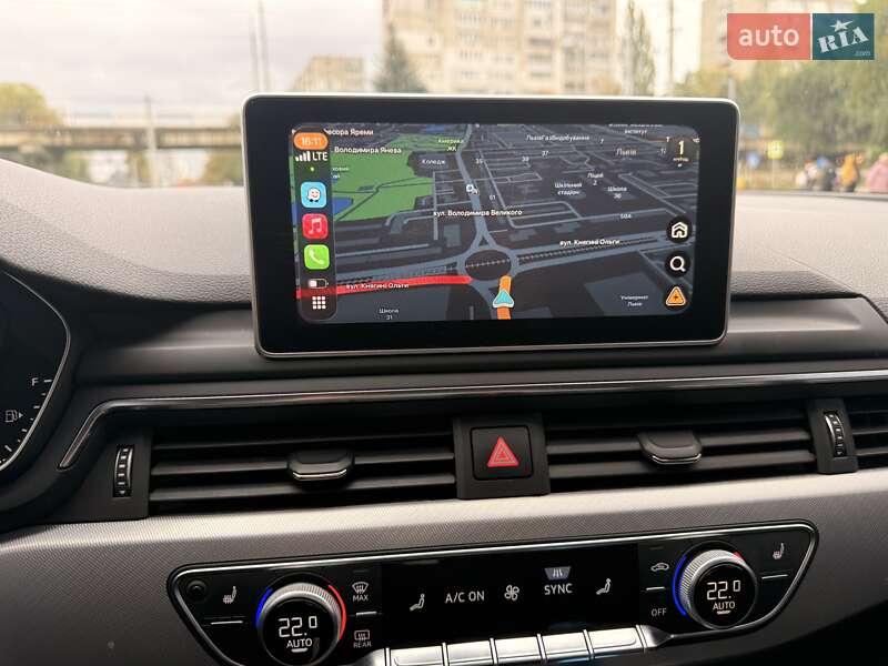 Седан Audi A4 2018 в Львове