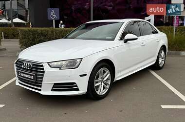 Седан Audi A4 2015 в 