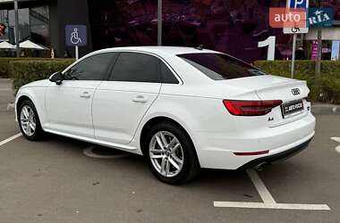 Седан Audi A4 2015 в 