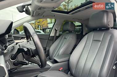 Седан Audi A4 2015 в 