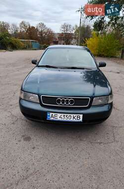 Седан Audi A4 1996 в  фото 11 Седан Audi A4 1996 в
