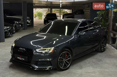 Седан Audi A4 2015 в 