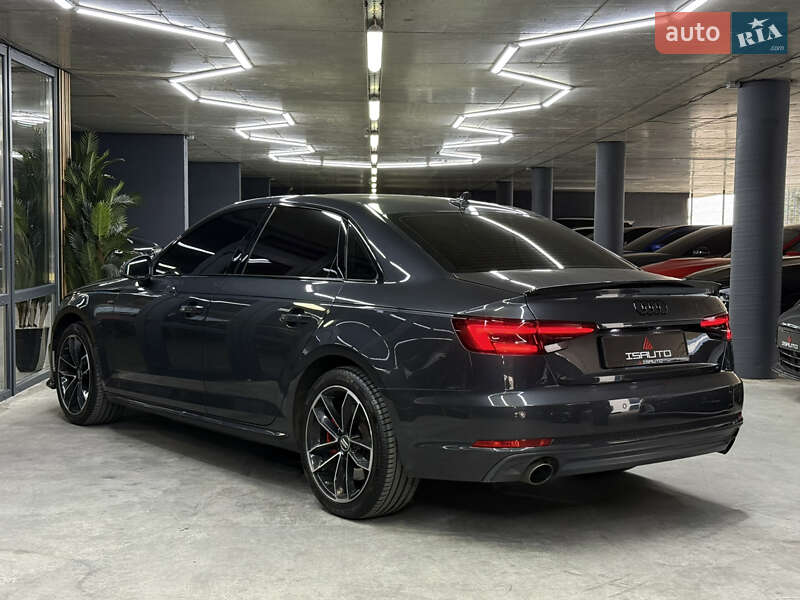 Седан Audi A4 2015 в Одесі