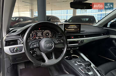 Седан Audi A4 2015 в 