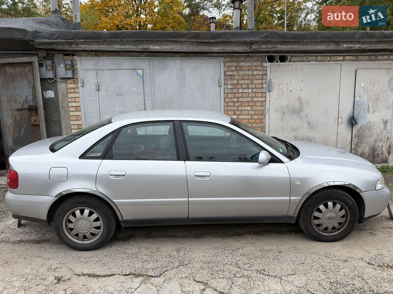 Седан Audi A4 1999 в Києві