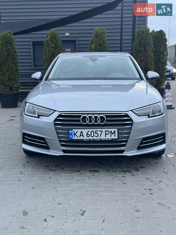 Седан Audi A4 2016 в Киеве