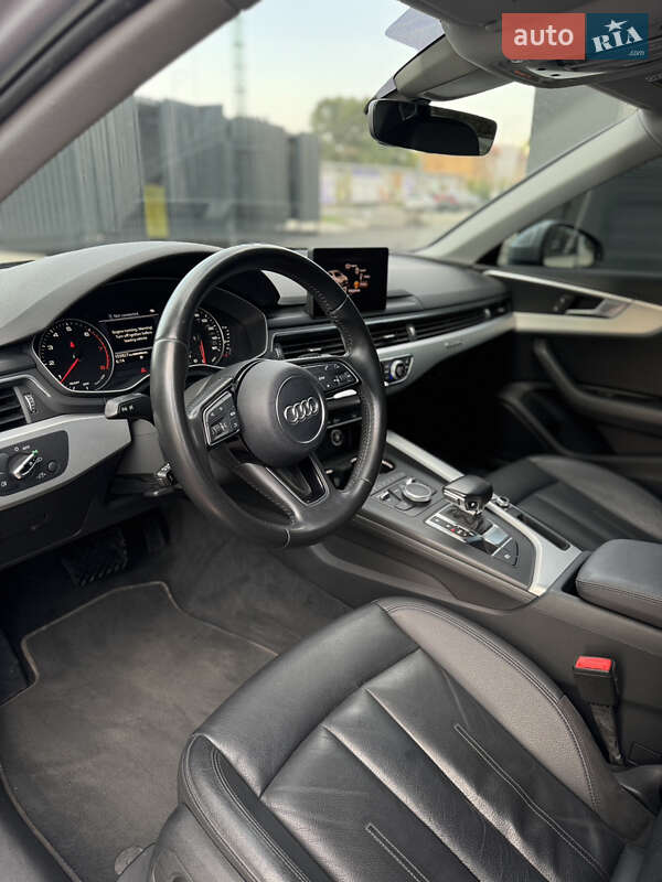 Седан Audi A4 2016 в Киеве