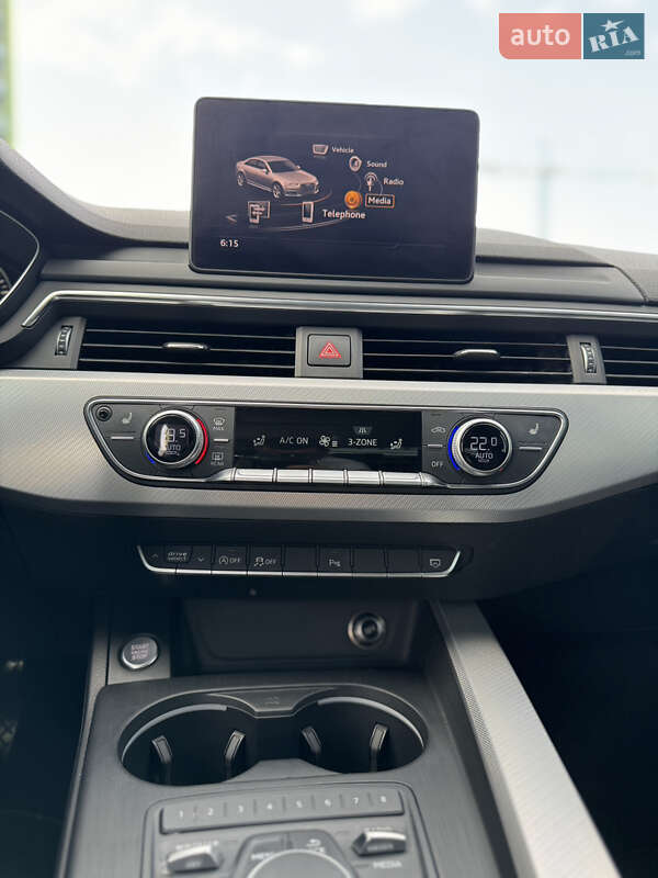 Седан Audi A4 2016 в Киеве