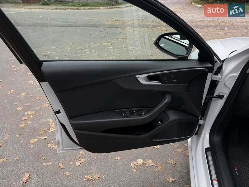 Седан Audi A4 2017 в Києві