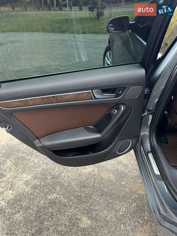 Седан Audi A4 2012 в Хмельницькому