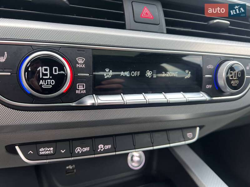 Седан Audi A4 2018 в Стрию