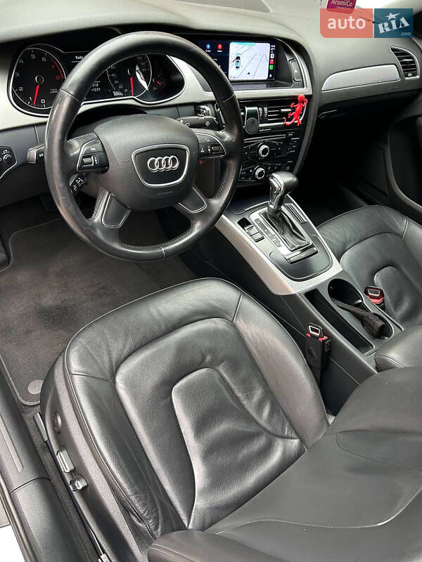 Седан Audi A4 2013 в Харькове