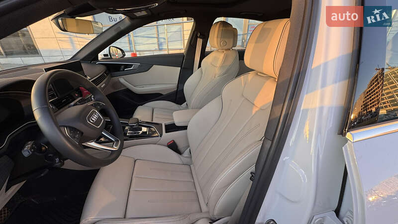 Седан Audi A4 2023 в Києві