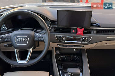 Седан Audi A4 2023 в 