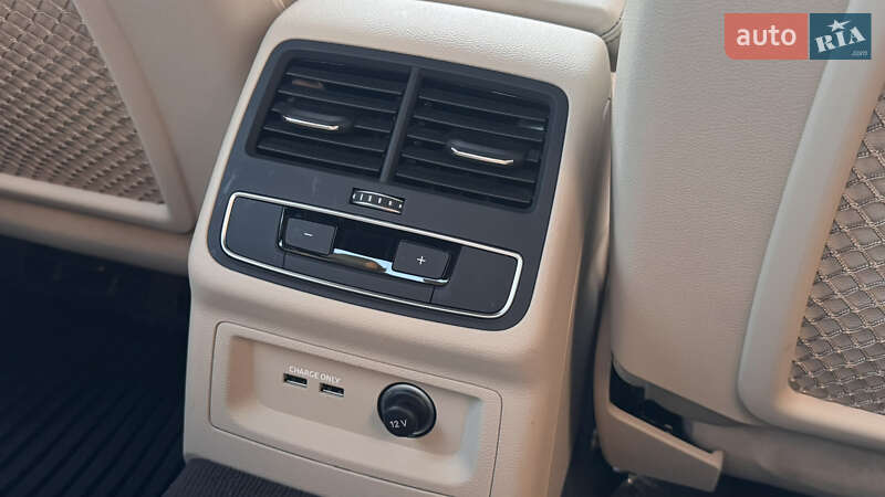 Седан Audi A4 2023 в Києві