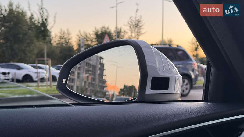 Седан Audi A4 2023 в Києві