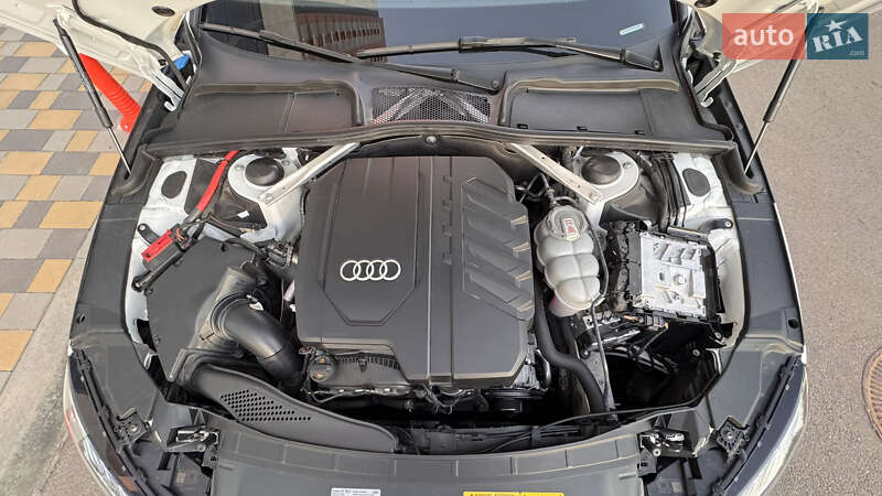 Седан Audi A4 2023 в Києві