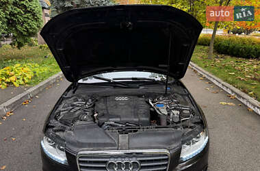 Седан Audi A4 2008 в  фото 10 Седан Audi A4 2008 в