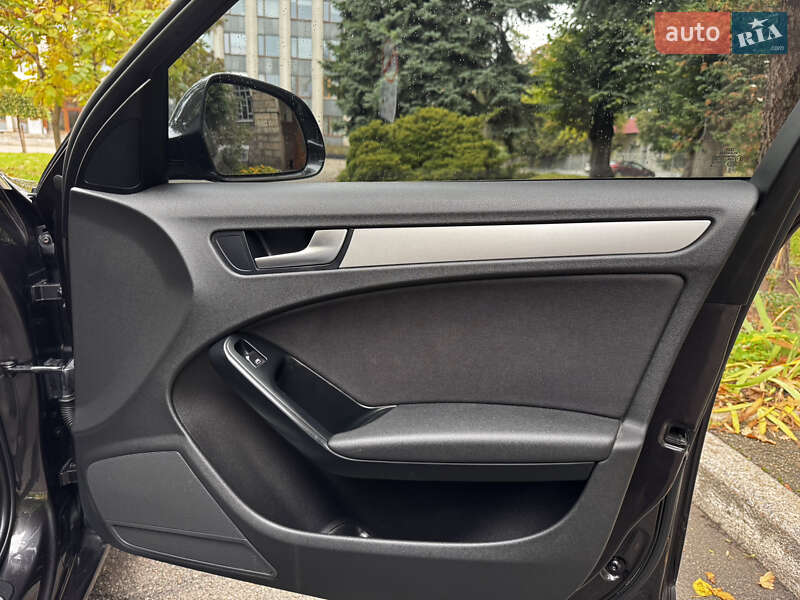 Седан Audi A4 2008 в Чернігові