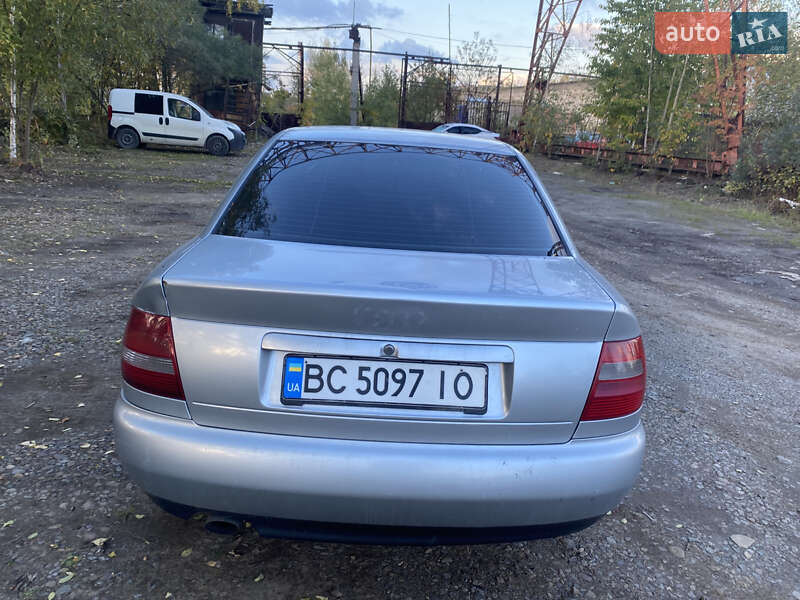 Седан Audi A4 1997 в Ромнах фото 7 Седан Audi A4 1997 в Ромнах