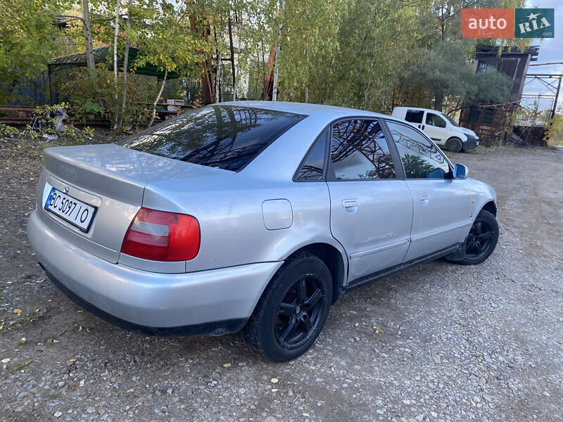 Седан Audi A4 1997 в Ромнах фото 6 Седан Audi A4 1997 в Ромнах