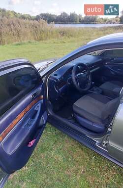 Седан Audi A4 1995 в 