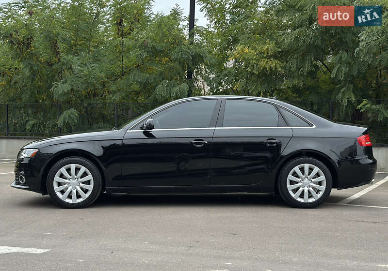 Седан Audi A4 2011 в Киеве