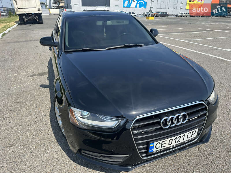 Седан Audi A4 2012 в Чернівцях